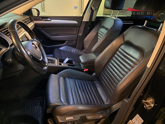 Volkswagen Passat 11 of 25