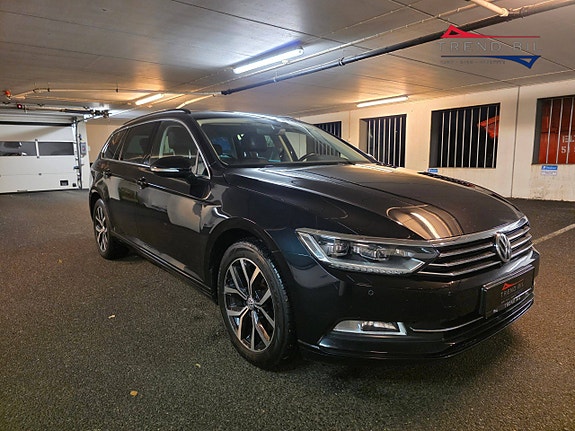 Volkswagen Passat 2 of 25