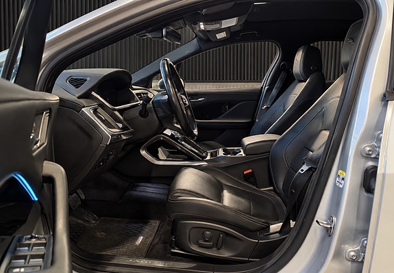 Jaguar I-PACE 7 of 12
