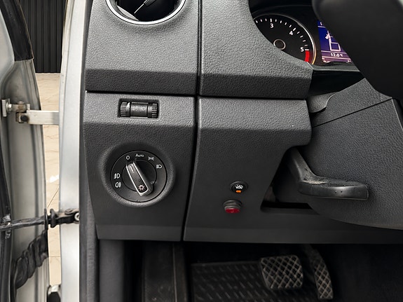 Volkswagen Amarok 7 of 13