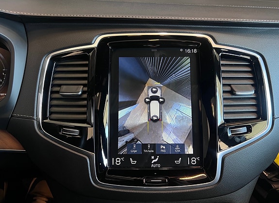 Volvo XC90 19 of 23