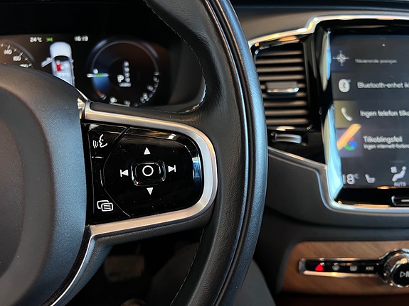 Volvo XC90 16 of 23