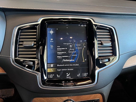 Volvo XC90 17 of 23