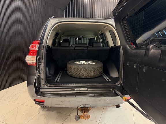 Toyota Land Cruiser 13 of 30