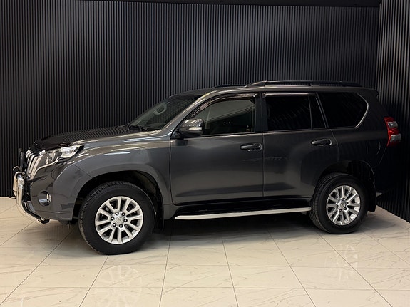 Toyota Land Cruiser 7 of 30