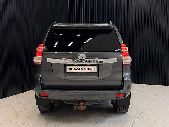 Toyota Land Cruiser 9 of 30