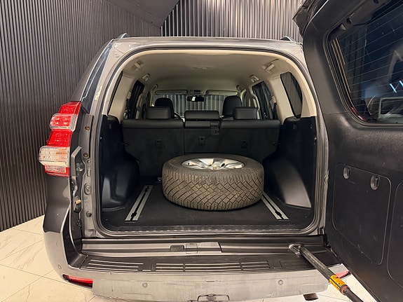 Toyota Land Cruiser 14 of 30