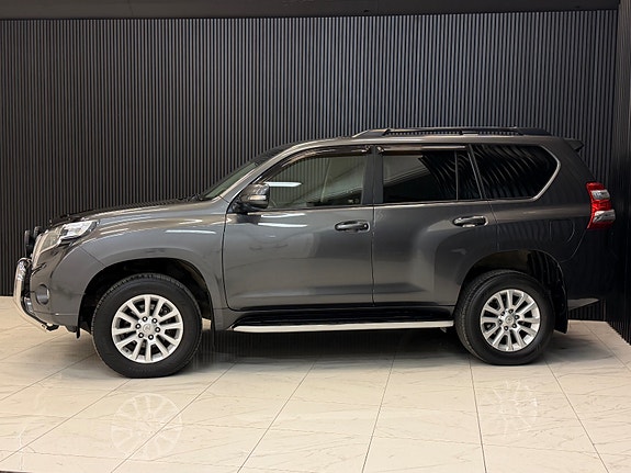 Toyota Land Cruiser 8 of 30