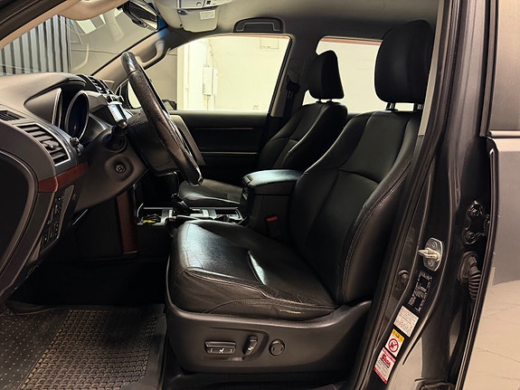 Toyota Land Cruiser 16 of 30