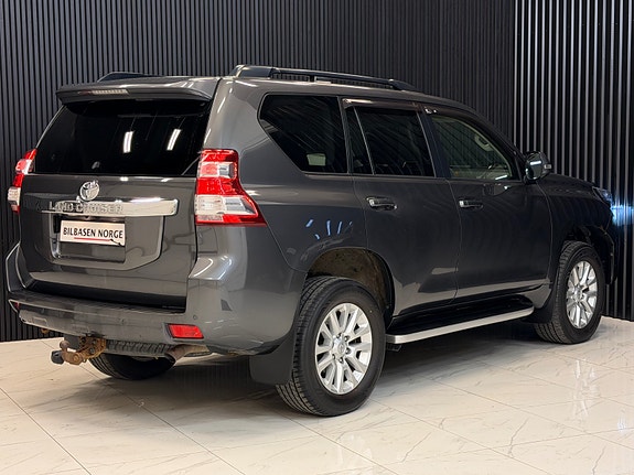 Toyota Land Cruiser 11 of 30