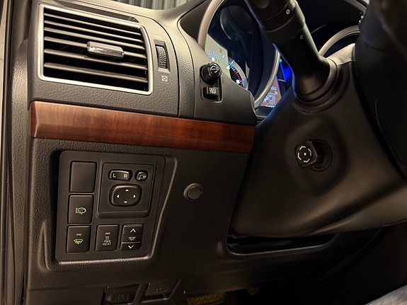 Toyota Land Cruiser 20 of 30