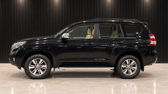 Toyota Land Cruiser 6 of 10