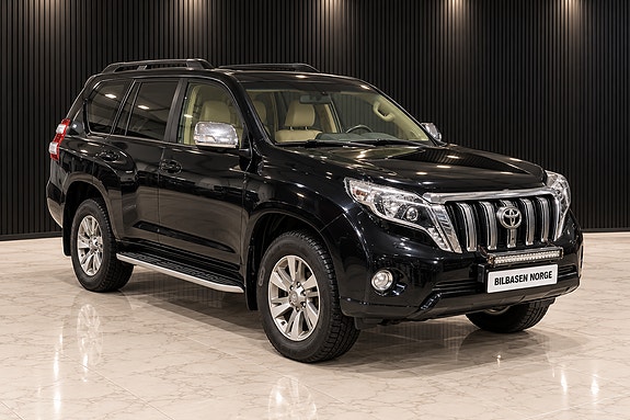 Toyota Land Cruiser 4 of 10