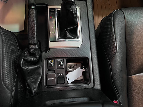 Toyota Land Cruiser 13 of 30