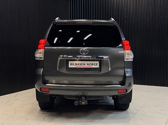 Toyota Land Cruiser 8 of 30
