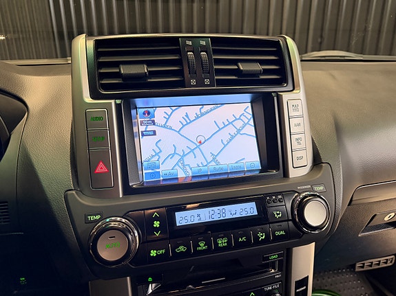 Toyota Land Cruiser 29 of 30