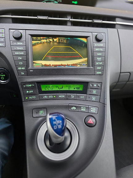 Toyota Prius 6 of 9