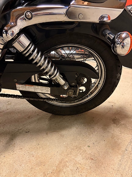Suzuki VL 125 Intruder 11 of 18
