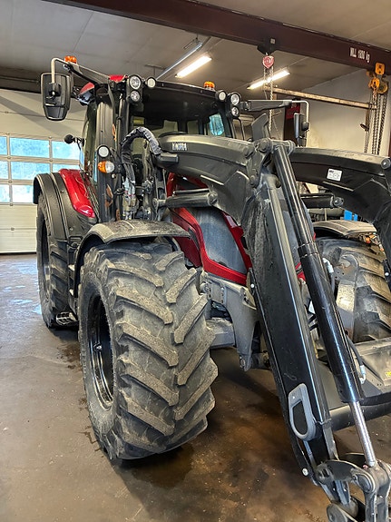 Valtra N175 3 of 16
