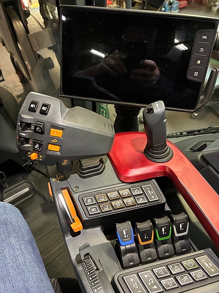 Valtra N175 12 of 16