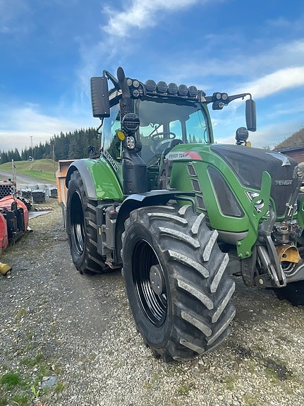 Fendt 724 5 of 8