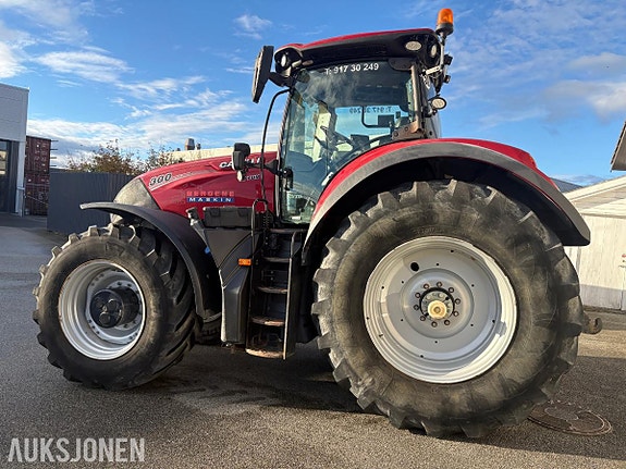 CASE IH Optum 300CVX 6 of 30