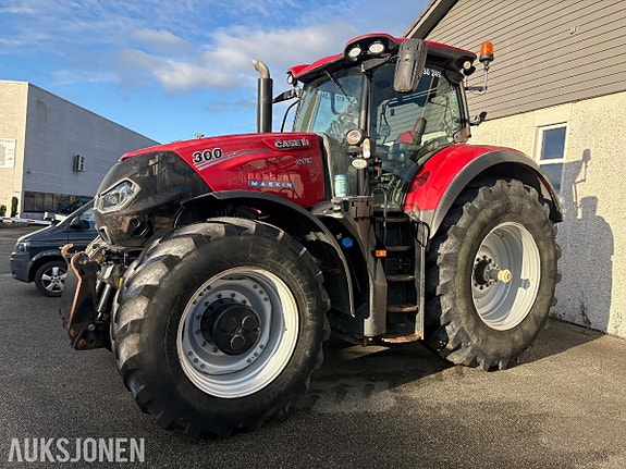 CASE IH Optum 300CVX 3 of 30