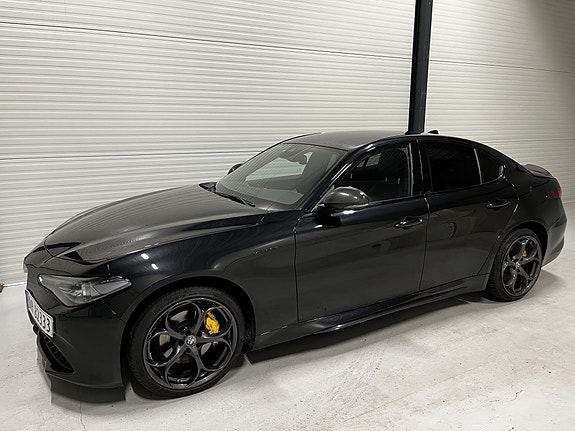 Alfa Romeo Giulia 13 of 20