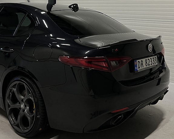Alfa Romeo Giulia 16 of 20