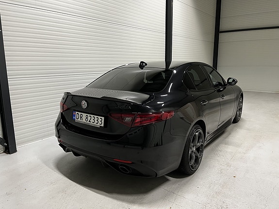 Alfa Romeo Giulia 18 of 20