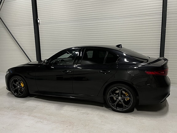 Alfa Romeo Giulia 15 of 20