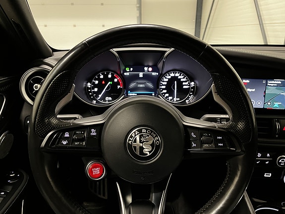 Alfa Romeo Giulia 7 of 20