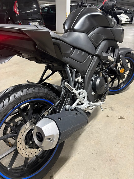 Yamaha MT-125 5 of 10