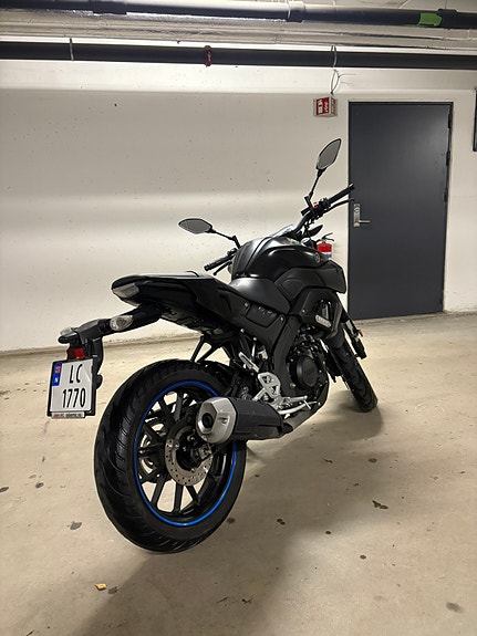 Yamaha MT-125 2 of 10