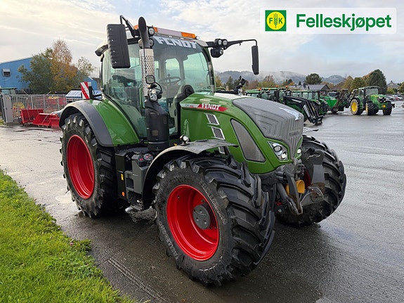 Fendt 724 Vario Profi+ 2 of 8