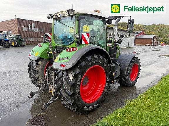Fendt 724 Vario Profi+ 3 of 8