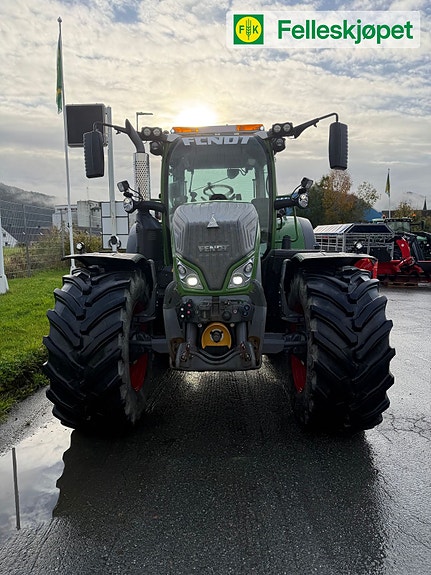 Fendt 724 Vario Profi+ 6 of 8