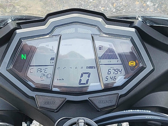 Yamaha YZF-R 125 4 of 14
