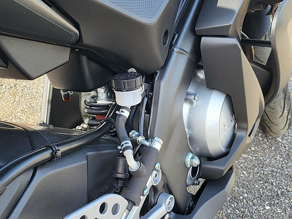 Yamaha YZF-R 125 2 of 14