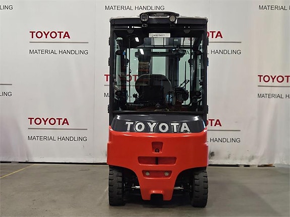 Toyota 8FBMT30 2 of 4