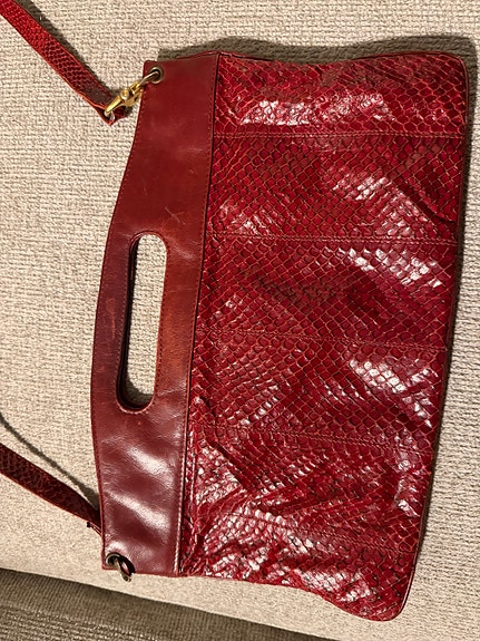 Nydelig rød vintage veske i ekte slangeskinn og lær (1980s)