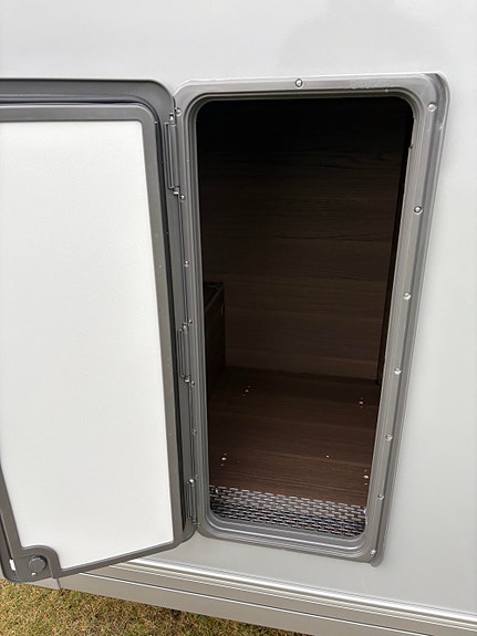 Adria Alpina 663HT / NYHET / ROMSLIG VOGN / STORT BAD BAK / CITY VANN! 8 of 30