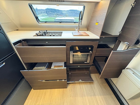 Adria Alpina 663HT / NYHET / ROMSLIG VOGN / STORT BAD BAK / CITY VANN! 17 of 30