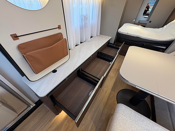 Adria Alpina 663HT / NYHET / ROMSLIG VOGN / STORT BAD BAK / CITY VANN! 21 of 30