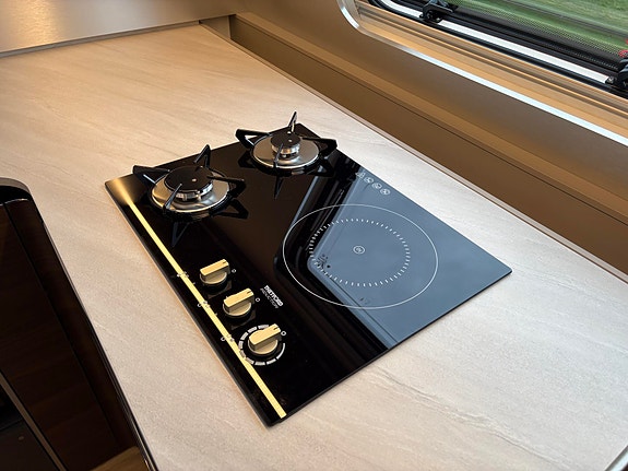 Adria Alpina 663HT / NYHET / ROMSLIG VOGN / STORT BAD BAK / CITY VANN! 14 of 30