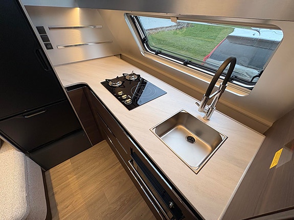 Adria Alpina 663HT / NYHET / ROMSLIG VOGN / STORT BAD BAK / CITY VANN! 12 of 30