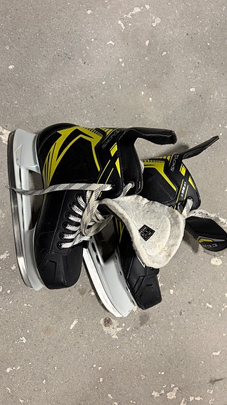 CCM ishockeyskøyter str 40 svart/gul