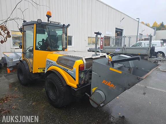 Andre Belos Trans Giant TG redskapsbærer med plog og strøkasse, 3 337 t 6 of 17