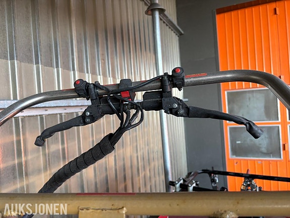 Andre Elektrisk beltedrevet transportmaskin / prosjekt 12 of 12