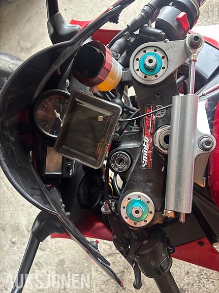 Yamaha YZF-R1 11 of 14